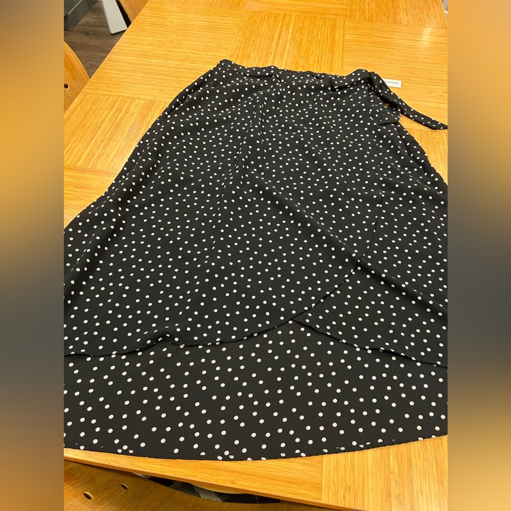 Black and white polka dot maxi skirt, never worn.